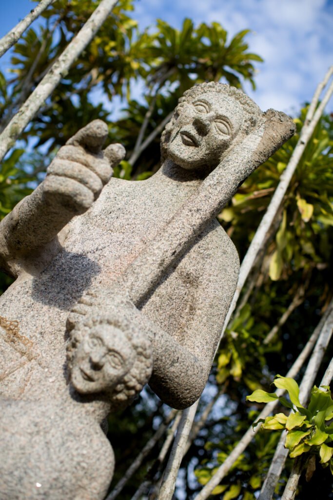 Escultura em granito de Zumbi dos Palmares no Parque Memorial da Serra da Barriga, em União dos Palmares, Alagoas.